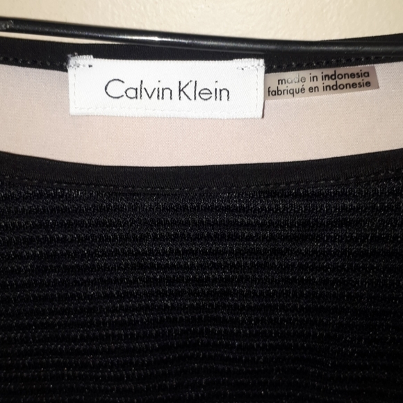 Woman's Calvin Klein shirt - Picture 2 of 4